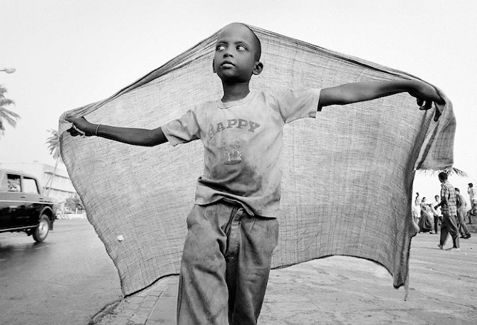 Children of Bombay by Dario Mitidieri in THISISPAPER MAGAZINE Bombay 1992 24 Children of Bombay by Dario Mitidieri in THISISPAPER MAGAZINE